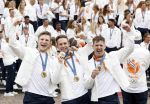 Den Haag 13 augustus 2024
Alle medaillewinnaars bij de olympische spelen op bezoek bij Koning Willem Alexander en Koningin Maxima op huis ten Bosch . oa aanwezig Femke Bol Sifan hassan Harrie Lavreysen Sharon v Rouwendaal Worthy de Jong Marit Bouwmeester Roy v d Berg de Hockey heren de hockey dames en alle roeiers. Roy v d Berg Jeffrey Hoogland en Harrie Lavreysen