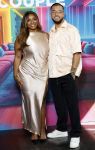 Amsterdam 21 augustus 2024
Presentatie Power Couple . De bekende koppels die mee doen aan het programma zijn: Djamila & Johannes, Eva & Sebastiaan, Laura & Ryan, Naomi & Quentin, Annebel & Rene, Michelle & Roy en Vonneke & Davinio. Monica Geuze en Valerio Zeno.
