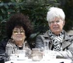 Laren 3 augustus 2025
Ad Visser met zijn vrouw op terras in het centrum van Laren .