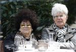 Laren 3 augustus 2025
Ad Visser met zijn vrouw op terras in het centrum van Laren .