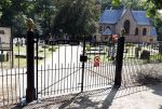 Lage Vuursche 14 augustus 2025
Prins Friso ligt begraven op de begraafplaats de Lage vuursche naast Kasteel Drakesteyn waar prinses Beatrix woont.