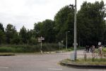 Amsterdam 22 augustus 2025
Op de plek waar de 17 jarige Lisa uit Abcoude vermoord is worden door veel mensen bloemen en knuffelbeesten gelegd .