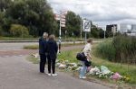 Amsterdam 22 augustus 2025
Op de plek waar de 17 jarige Lisa uit Abcoude vermoord is worden door veel mensen bloemen en knuffelbeesten gelegd .