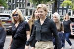 Amsterdam 7 augustus 2025
Herdenkingsdienst Derk Sauer in de westerkerk . Claudia de Breij met partner Jessica v Geel