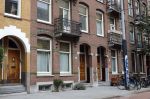 Amsterdam 16 augustus 2025
Daan Schuurmans en BRacha v Doesburg hebben een nieuw huis gekocht wat nog verbouwd moet worden . Het is in dezelfde straat In Amsterdam zuid waar ze vroeger ook al gewoond hebben .