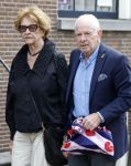 Amsterdam 7 augustus 2025
Herdenkingsdienst Derk Sauer in de westerkerk . Frits Barend met zijn vrouw