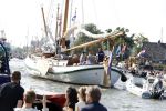 Amsterdam 20 augustus 2025
Koning Willem Alexander Prinses Mabel en (prinses Luana ) Gravin Luana op de groene Draeck tijdens de eerste dag van Sail Amsterdam . Er vaart ongelofelijk veel beveiliging Politie in boten op jet skis en een speciaal beveiligingsteam van de Marechaussee BSB ( Brigade Speciale Beveiligingsopdrachten ) mee met de groene Draeck