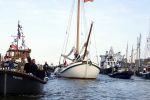 Amsterdam 20 augustus 2025
Koning Willem Alexander Prinses Mabel en (prinses Luana ) Gravin Luana op de groene Draeck tijdens de eerste dag van Sail Amsterdam . Er vaart ongelofelijk veel beveiliging Politie in boten op jet skis en een speciaal beveiligingsteam van de Marechaussee BSB ( Brigade Speciale Beveiligingsopdrachten ) mee met de groene Draeck