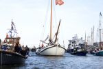 Amsterdam 20 augustus 2025
Koning Willem Alexander Prinses Mabel en (prinses Luana ) Gravin Luana op de groene Draeck tijdens de eerste dag van Sail Amsterdam . Er vaart ongelofelijk veel beveiliging Politie in boten op jet skis en een speciaal beveiligingsteam van de Marechaussee BSB ( Brigade Speciale Beveiligingsopdrachten ) mee met de groene Draeck