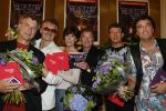 Haarlem 6 juni 2007
Uitreiking boek Bzn door Hennie Huisman. Carola Smit en Jan Keizer zijn aanwezig.
Peter Smulders bv