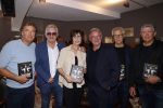 Volendam 12 oktober 2021
Boekpresentatie Jan Keizer bij Hotel Spaander in Volendam . Alle oude bendleden van BZN zijn aanwezig zoals Annie Schilder Carola Smit Jan Tuijp Jack Veerman Thomas Tol Dick Plat en John Meijer