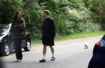 Huizen 16 augustus 2025
Julian Vahle met zijn vriendin bij het huis van zijn moeder Linda de Mol