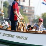 Amsterdam 20 augustus 2025
Koning Willem Alexander Prinses Mabel en (prinses Luana ) Gravin Luana op de groene Draeck tijdens de eerste dag van Sail Amsterdam . Er vaart ongelofelijk veel beveiliging Politie in boten op jet skis en een speciaal beveiligingsteam van de Marechaussee BSB ( Brigade Speciale Beveiligingsopdrachten ) mee met de groene Draeck