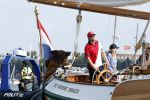 Amsterdam 20 augustus 2025
Koning Willem Alexander Prinses Mabel en (prinses Luana ) Gravin Luana op de groene Draeck tijdens de eerste dag van Sail Amsterdam . Er vaart ongelofelijk veel beveiliging Politie in boten op jet skis en een speciaal beveiligingsteam van de Marechaussee BSB ( Brigade Speciale Beveiligingsopdrachten ) mee met de groene Draeck