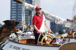 Amsterdam 20 augustus 2025
Koning Willem Alexander Prinses Mabel en (prinses Luana ) Gravin Luana op de groene Draeck tijdens de eerste dag van Sail Amsterdam . Er vaart ongelofelijk veel beveiliging Politie in boten op jet skis en een speciaal beveiligingsteam van de Marechaussee BSB ( Brigade Speciale Beveiligingsopdrachten ) mee met de groene Draeck