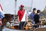 Amsterdam 20 augustus 2025
Koning Willem Alexander Prinses Mabel en (prinses Luana ) Gravin Luana op de groene Draeck tijdens de eerste dag van Sail Amsterdam . Er vaart ongelofelijk veel beveiliging Politie in boten op jet skis en een speciaal beveiligingsteam van de Marechaussee BSB ( Brigade Speciale Beveiligingsopdrachten ) mee met de groene Draeck