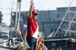 Amsterdam 20 augustus 2025
Koning Willem Alexander Prinses Mabel en (prinses Luana ) Gravin Luana op de groene Draeck tijdens de eerste dag van Sail Amsterdam . Er vaart ongelofelijk veel beveiliging Politie in boten op jet skis en een speciaal beveiligingsteam van de Marechaussee BSB ( Brigade Speciale Beveiligingsopdrachten ) mee met de groene Draeck