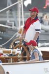Amsterdam 20 augustus 2025
Koning Willem Alexander Prinses Mabel en (prinses Luana ) Gravin Luana op de groene Draeck tijdens de eerste dag van Sail Amsterdam . Er vaart ongelofelijk veel beveiliging Politie in boten op jet skis en een speciaal beveiligingsteam van de Marechaussee BSB ( Brigade Speciale Beveiligingsopdrachten ) mee met de groene Draeck