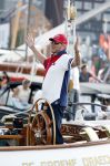 Amsterdam 20 augustus 2025
Koning Willem Alexander Prinses Mabel en (prinses Luana ) Gravin Luana op de groene Draeck tijdens de eerste dag van Sail Amsterdam . Er vaart ongelofelijk veel beveiliging Politie in boten op jet skis en een speciaal beveiligingsteam van de Marechaussee BSB ( Brigade Speciale Beveiligingsopdrachten ) mee met de groene Draeck