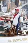 Amsterdam 20 augustus 2025
Koning Willem Alexander Prinses Mabel en (prinses Luana ) Gravin Luana op de groene Draeck tijdens de eerste dag van Sail Amsterdam . Er vaart ongelofelijk veel beveiliging Politie in boten op jet skis en een speciaal beveiligingsteam van de Marechaussee BSB ( Brigade Speciale Beveiligingsopdrachten ) mee met de groene Draeck