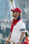 Amsterdam 20 augustus 2025
Koning Willem Alexander Prinses Mabel en (prinses Luana ) Gravin Luana op de groene Draeck tijdens de eerste dag van Sail Amsterdam . Er vaart ongelofelijk veel beveiliging Politie in boten op jet skis en een speciaal beveiligingsteam van de Marechaussee BSB ( Brigade Speciale Beveiligingsopdrachten ) mee met de groene Draeck