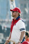 Amsterdam 20 augustus 2025
Koning Willem Alexander Prinses Mabel en (prinses Luana ) Gravin Luana op de groene Draeck tijdens de eerste dag van Sail Amsterdam . Er vaart ongelofelijk veel beveiliging Politie in boten op jet skis en een speciaal beveiligingsteam van de Marechaussee BSB ( Brigade Speciale Beveiligingsopdrachten ) mee met de groene Draeck