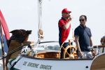 Amsterdam 20 augustus 2025
Koning Willem Alexander Prinses Mabel en (prinses Luana ) Gravin Luana op de groene Draeck tijdens de eerste dag van Sail Amsterdam . Er vaart ongelofelijk veel beveiliging Politie in boten op jet skis en een speciaal beveiligingsteam van de Marechaussee BSB ( Brigade Speciale Beveiligingsopdrachten ) mee met de groene Draeck