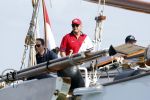Amsterdam 20 augustus 2025
Koning Willem Alexander Prinses Mabel en (prinses Luana ) Gravin Luana op de groene Draeck tijdens de eerste dag van Sail Amsterdam . Er vaart ongelofelijk veel beveiliging Politie in boten op jet skis en een speciaal beveiligingsteam van de Marechaussee BSB ( Brigade Speciale Beveiligingsopdrachten ) mee met de groene Draeck