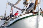 Amsterdam 20 augustus 2025
Koning Willem Alexander Prinses Mabel en (prinses Luana ) Gravin Luana op de groene Draeck tijdens de eerste dag van Sail Amsterdam . Er vaart ongelofelijk veel beveiliging Politie in boten op jet skis en een speciaal beveiligingsteam van de Marechaussee BSB ( Brigade Speciale Beveiligingsopdrachten ) mee met de groene Draeck