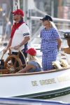 Amsterdam 20 augustus 2025
Koning Willem Alexander Prinses Mabel en (prinses Luana ) Gravin Luana op de groene Draeck tijdens de eerste dag van Sail Amsterdam . Er vaart ongelofelijk veel beveiliging Politie in boten op jet skis en een speciaal beveiligingsteam van de Marechaussee BSB ( Brigade Speciale Beveiligingsopdrachten ) mee met de groene Draeck