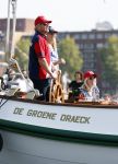 Amsterdam 20 augustus 2025
Koning Willem Alexander Prinses Mabel en (prinses Luana ) Gravin Luana op de groene Draeck tijdens de eerste dag van Sail Amsterdam . Er vaart ongelofelijk veel beveiliging Politie in boten op jet skis en een speciaal beveiligingsteam van de Marechaussee BSB ( Brigade Speciale Beveiligingsopdrachten ) mee met de groene Draeck