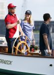 Amsterdam 20 augustus 2025
Koning Willem Alexander Prinses Mabel en (prinses Luana ) Gravin Luana op de groene Draeck tijdens de eerste dag van Sail Amsterdam . Er vaart ongelofelijk veel beveiliging Politie in boten op jet skis en een speciaal beveiligingsteam van de Marechaussee BSB ( Brigade Speciale Beveiligingsopdrachten ) mee met de groene Draeck