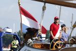 Amsterdam 20 augustus 2025
Koning Willem Alexander Prinses Mabel en (prinses Luana ) Gravin Luana op de groene Draeck tijdens de eerste dag van Sail Amsterdam . Er vaart ongelofelijk veel beveiliging Politie in boten op jet skis en een speciaal beveiligingsteam van de Marechaussee BSB ( Brigade Speciale Beveiligingsopdrachten ) mee met de groene Draeck