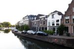 Maarssen 21 augustus 2025
Lilian Marijnissen nieuwe huis aan de Vecht in Maarssen . Ze heeft het huis met haar nieuwe partner Joeri Jansen gekocht.