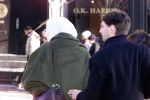 New York, 22 januari 2000
Prins willem Alexander samen met Maxima na afloop van een diner samen met een beveiligingsbeambte
Rest. CIPRIANI Downtown


PETER SMULDERS BV