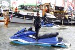 Amsterdam 20 augustus 2025
Koning Willem Alexander Prinses Mabel en (prinses Luana ) Gravin Luana op de groene Draeck tijdens de eerste dag van Sail Amsterdam . Er vaart ongelofelijk veel beveiliging Politie in boten op jet skis en een speciaal beveiligingsteam van de Marechaussee BSB ( Brigade Speciale Beveiligingsopdrachten ) mee met de groene Draeck