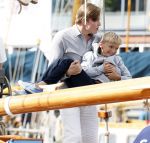 Amsterdam 21 augustus 2025
Prinses Beatrix op de groene Draeck tijdens de tweede dag van Sail . Aanwezig oa Prinses Mabel met dochters Luana en Zaria . Ook aanwezig prins Cazimir en prinses Carolina de Bourbon de Parma met haar kinderen Alaia en Xavier .
Ook de moeder van Prinses Mabel was aanwezig .