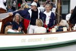 Amsterdam 21 augustus 2025
Prinses Beatrix op de groene Draeck tijdens de tweede dag van Sail . Aanwezig oa Prinses Mabel met dochters Luana en Zaria . Ook aanwezig prins Cazimir en prinses Carolina de Bourbon de Parma met haar kinderen Alaia en Xavier .
Ook de moeder van Prinses Mabel was aanwezig .