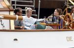 Amsterdam 22 augustus 2025
Prins Constantijn Prins Laurentien Prinses Eloise en Prins Claus Cazimir op de groene Draeck tijdens Sail Amsterdam 2025.