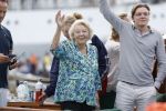 Amsterdam 21 augustus 2025
Prinses Beatrix op de groene Draeck tijdens de tweede dag van Sail . Aanwezig oa Prinses Mabel met dochters Luana en Zaria . Ook aanwezig prins Cazimir en prinses Carolina de Bourbon de Parma met haar kinderen Alaia en Xavier .
Ook de moeder van Prinses Mabel was aanwezig .