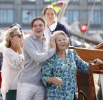 Amsterdam 21 augustus 2025
Prinses Beatrix op de groene Draeck tijdens de tweede dag van Sail . Aanwezig oa Prinses Mabel met dochters Luana en Zaria . Ook aanwezig prins Cazimir en prinses Carolina de Bourbon de Parma met haar kinderen Alaia en Xavier .
Ook de moeder van Prinses Mabel was aanwezig .