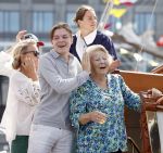 Amsterdam 21 augustus 2025
Prinses Beatrix op de groene Draeck tijdens de tweede dag van Sail . Aanwezig oa Prinses Mabel met dochters Luana en Zaria . Ook aanwezig prins Cazimir en prinses Carolina de Bourbon de Parma met haar kinderen Alaia en Xavier .
Ook de moeder van Prinses Mabel was aanwezig .