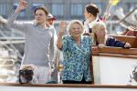 Amsterdam 21 augustus 2025
Prinses Beatrix op de groene Draeck tijdens de tweede dag van Sail . Aanwezig oa Prinses Mabel met dochters Luana en Zaria . Ook aanwezig prins Cazimir en prinses Carolina de Bourbon de Parma met haar kinderen Alaia en Xavier .
Ook de moeder van Prinses Mabel was aanwezig .