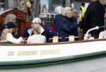 Amsterdam 21 augustus 2025
Prinses Beatrix op de groene Draeck tijdens de tweede dag van Sail . Aanwezig oa Prinses Mabel met dochters Luana en Zaria . Ook aanwezig prins Cazimir en prinses Carolina de Bourbon de Parma met haar kinderen Alaia en Xavier .
Ook de moeder van Prinses Mabel was aanwezig .