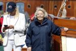 Amsterdam 21 augustus 2025
Prinses Beatrix op de groene Draeck tijdens de tweede dag van Sail . Aanwezig oa Prinses Mabel met dochters Luana en Zaria . Ook aanwezig prins Cazimir en prinses Carolina de Bourbon de Parma met haar kinderen Alaia en Xavier .
Ook de moeder van Prinses Mabel was aanwezig .