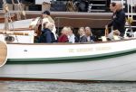 Amsterdam 21 augustus 2025
Prinses Beatrix op de groene Draeck tijdens de tweede dag van Sail . Aanwezig oa Prinses Mabel met dochters Luana en Zaria . Ook aanwezig prins Cazimir en prinses Carolina de Bourbon de Parma met haar kinderen Alaia en Xavier .
Ook de moeder van Prinses Mabel was aanwezig .