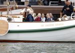 Amsterdam 21 augustus 2025
Prinses Beatrix op de groene Draeck tijdens de tweede dag van Sail . Aanwezig oa Prinses Mabel met dochters Luana en Zaria . Ook aanwezig prins Cazimir en prinses Carolina de Bourbon de Parma met haar kinderen Alaia en Xavier .
Ook de moeder van Prinses Mabel was aanwezig .