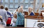 Amsterdam 21 augustus 2025
Prinses Beatrix op de groene Draeck tijdens de tweede dag van Sail . Aanwezig oa Prinses Mabel met dochters Luana en Zaria . Ook aanwezig prins Cazimir en prinses Carolina de Bourbon de Parma met haar kinderen Alaia en Xavier .
Ook de moeder van Prinses Mabel was aanwezig .
