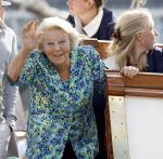 Amsterdam 21 augustus 2025
Prinses Beatrix op de groene Draeck tijdens de tweede dag van Sail . Aanwezig oa Prinses Mabel met dochters Luana en Zaria . Ook aanwezig prins Cazimir en prinses Carolina de Bourbon de Parma met haar kinderen Alaia en Xavier .
Ook de moeder van Prinses Mabel was aanwezig .