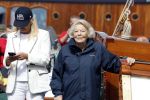 Amsterdam 21 augustus 2025
Prinses Beatrix op de groene Draeck tijdens de tweede dag van Sail . Aanwezig oa Prinses Mabel met dochters Luana en Zaria . Ook aanwezig prins Cazimir en prinses Carolina de Bourbon de Parma met haar kinderen Alaia en Xavier .
Ook de moeder van Prinses Mabel was aanwezig .